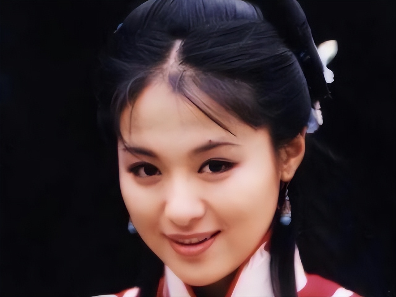 点痣不小心把痂弄掉会留坑吗,点痣的时候要不要把它扎烂