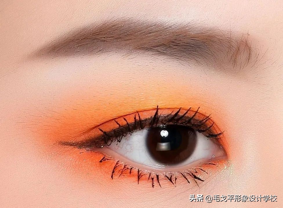 整容后怎么化妆才好看,如何整容将眼睛放大