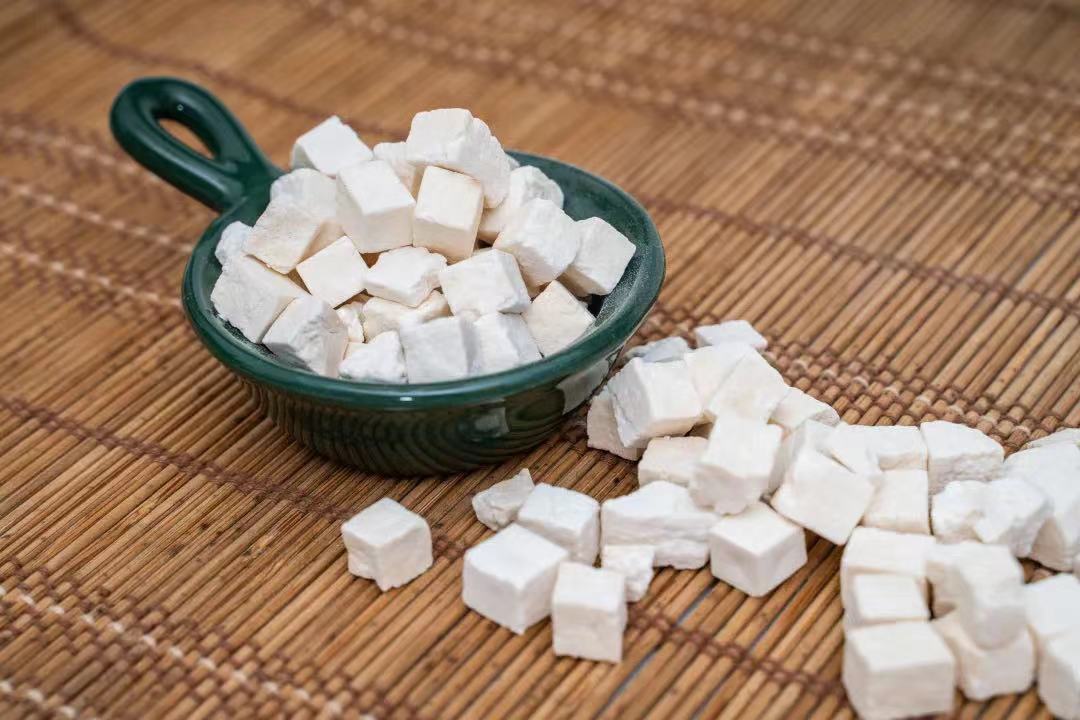 烧仙草是什么和龟苓膏有区别吗,龟苓膏和烧仙草分不清