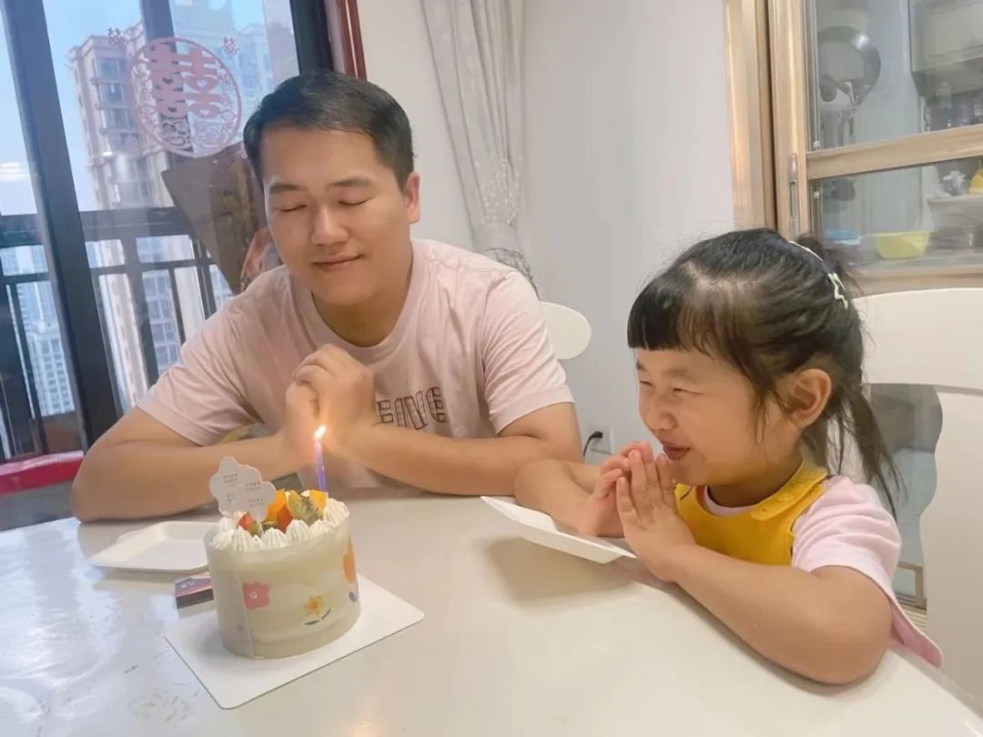 7月份人来人往街道,7月北京人山人海