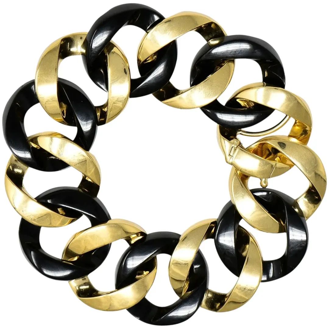 谭松韵关晓彤金鹰节,关晓彤谭松韵红毯走秀