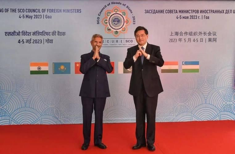 中国缺席金砖峰会，秦刚外长致电南非，给了印度明确信号