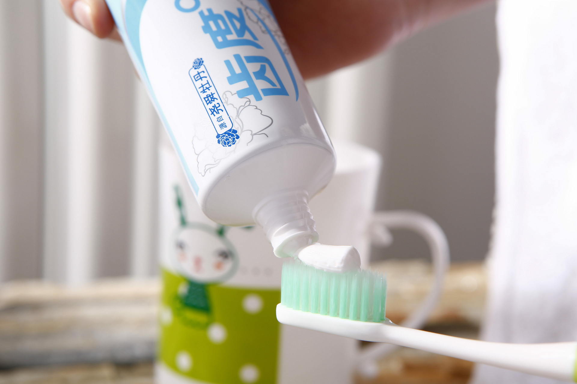 熬夜口苦口臭湿气重喝什么茶,熬夜口干口苦口臭不排便