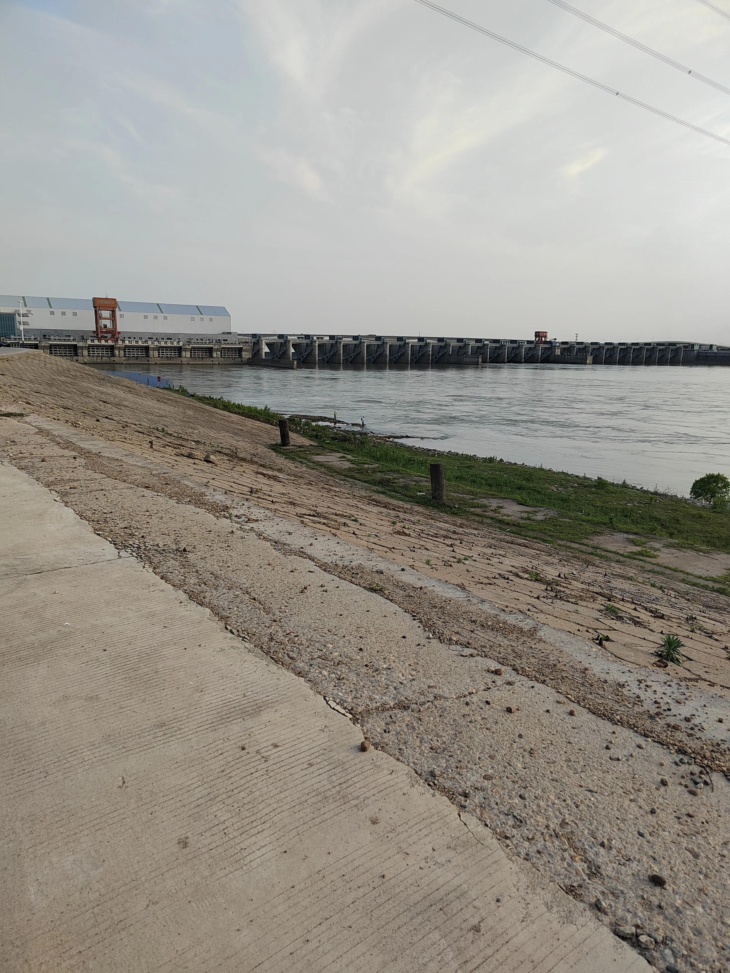 路亚坑到底有多深,台钓毁一生路亚坑三代