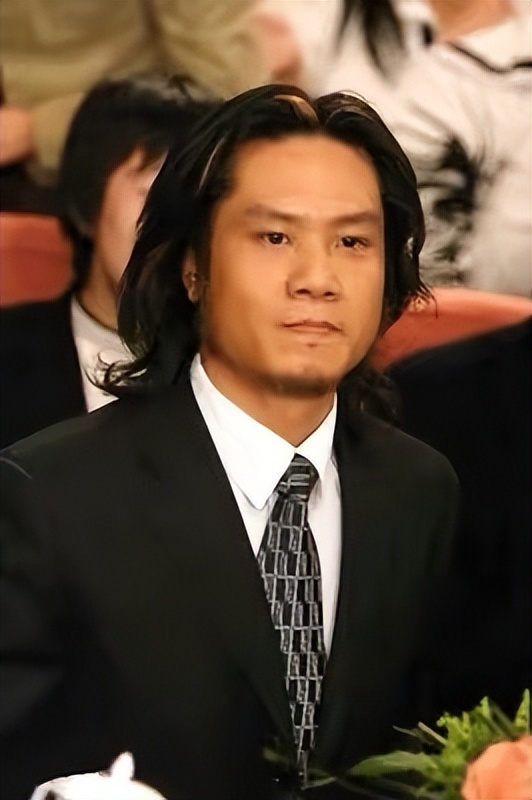 刘晓庆经历了4段婚姻,刘晓庆一生的爱情与婚姻