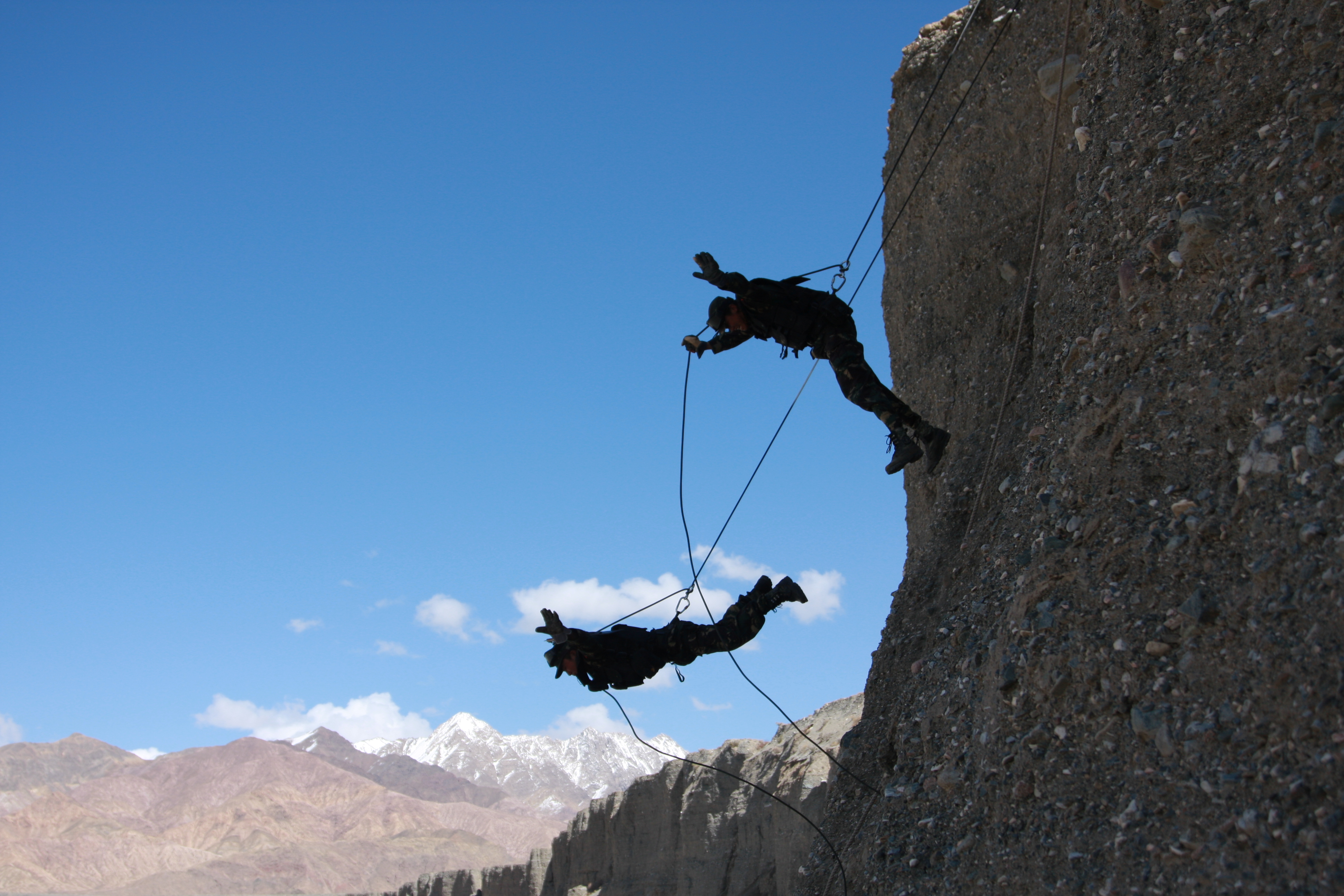 建军95周年陆军特种兵,庆祝解放军建军95周年记者采访