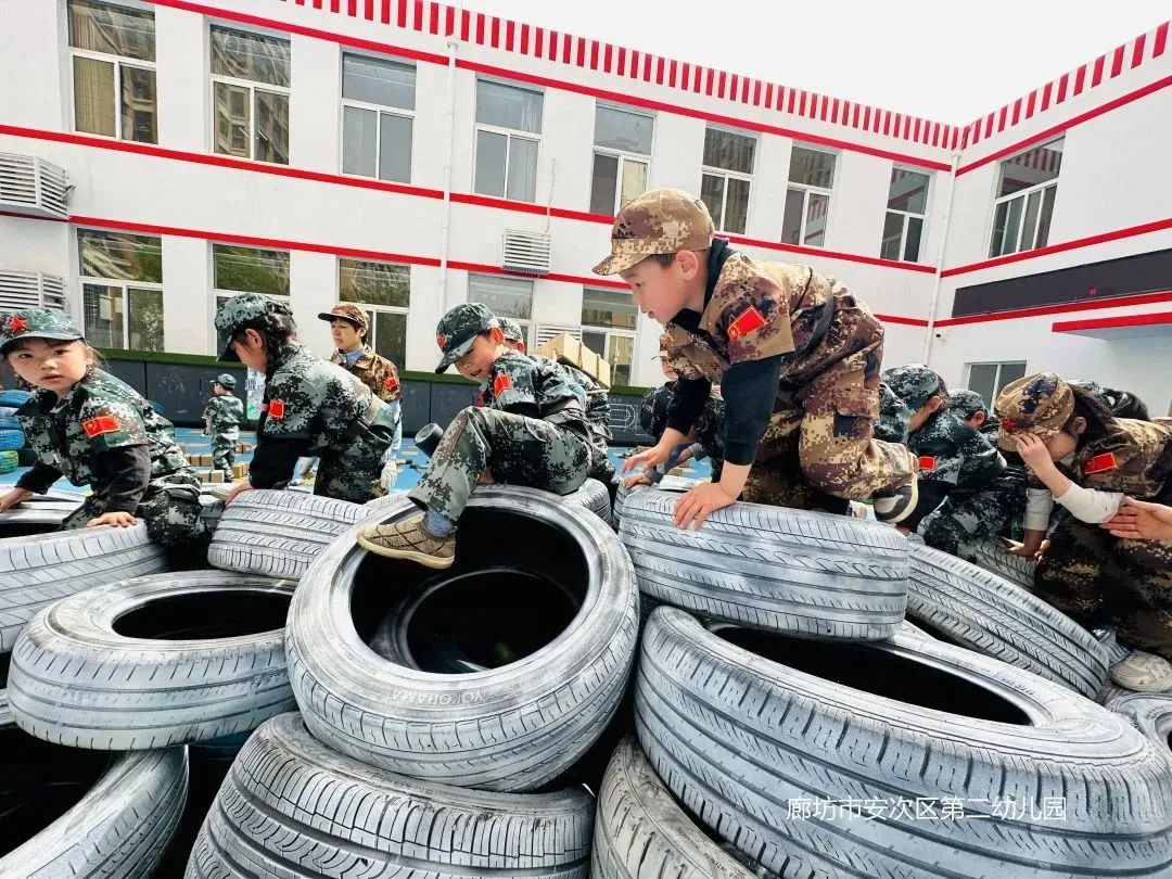 幼儿园聆听红色故事传承红色精神,传统文化在幼儿园的传承实践案例