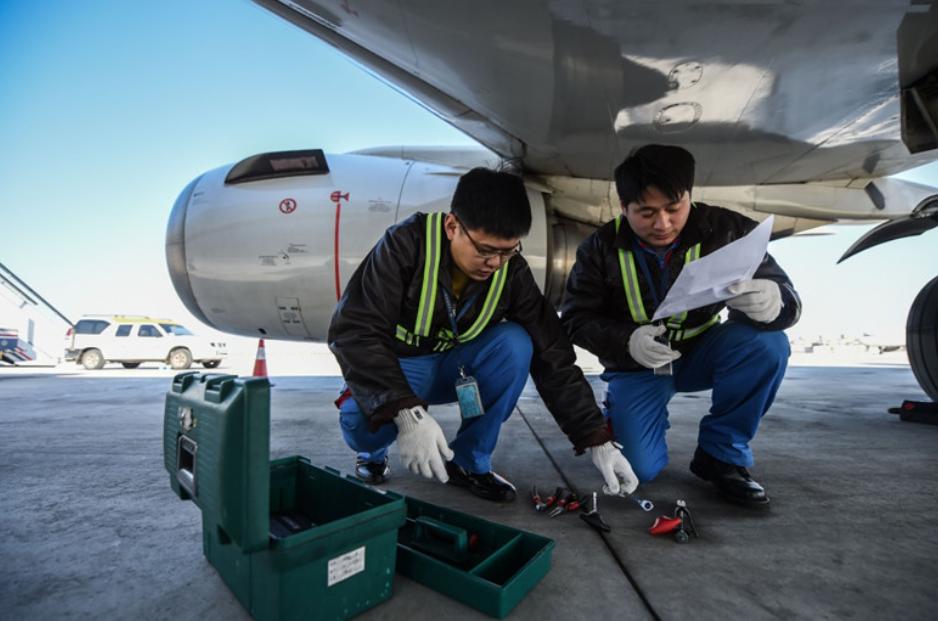 张雪峰:滨州学院航空专业极好,现如今已更名为山东航空大学。