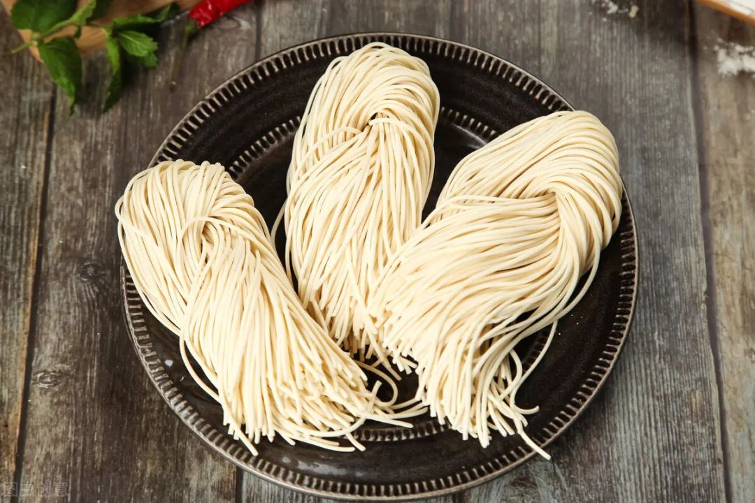 世界各国的新年传统9：除了饺子，还有什么是中国人新年必吃的？