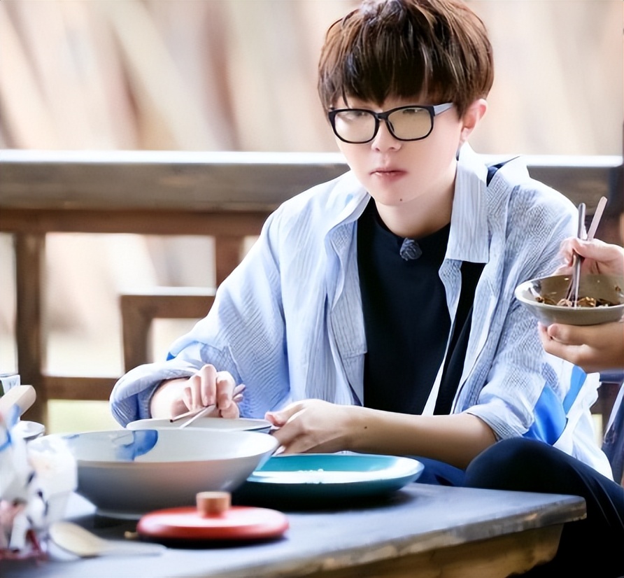 毛不易薛之谦怼人名场面合集,薛之谦毛不易才华战胜资本的故事