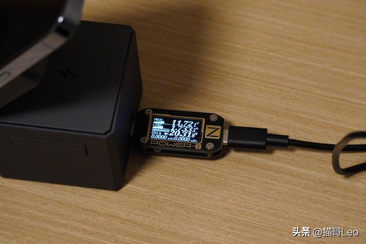 安克磁吸充电宝对比苹果外接电池,苹果安克磁吸无线充电宝