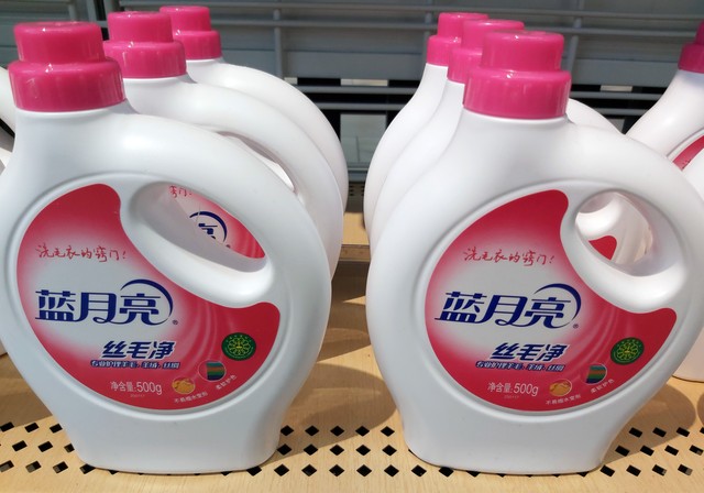 开个两元超市在哪里进货,现在开小超市还挣钱吗