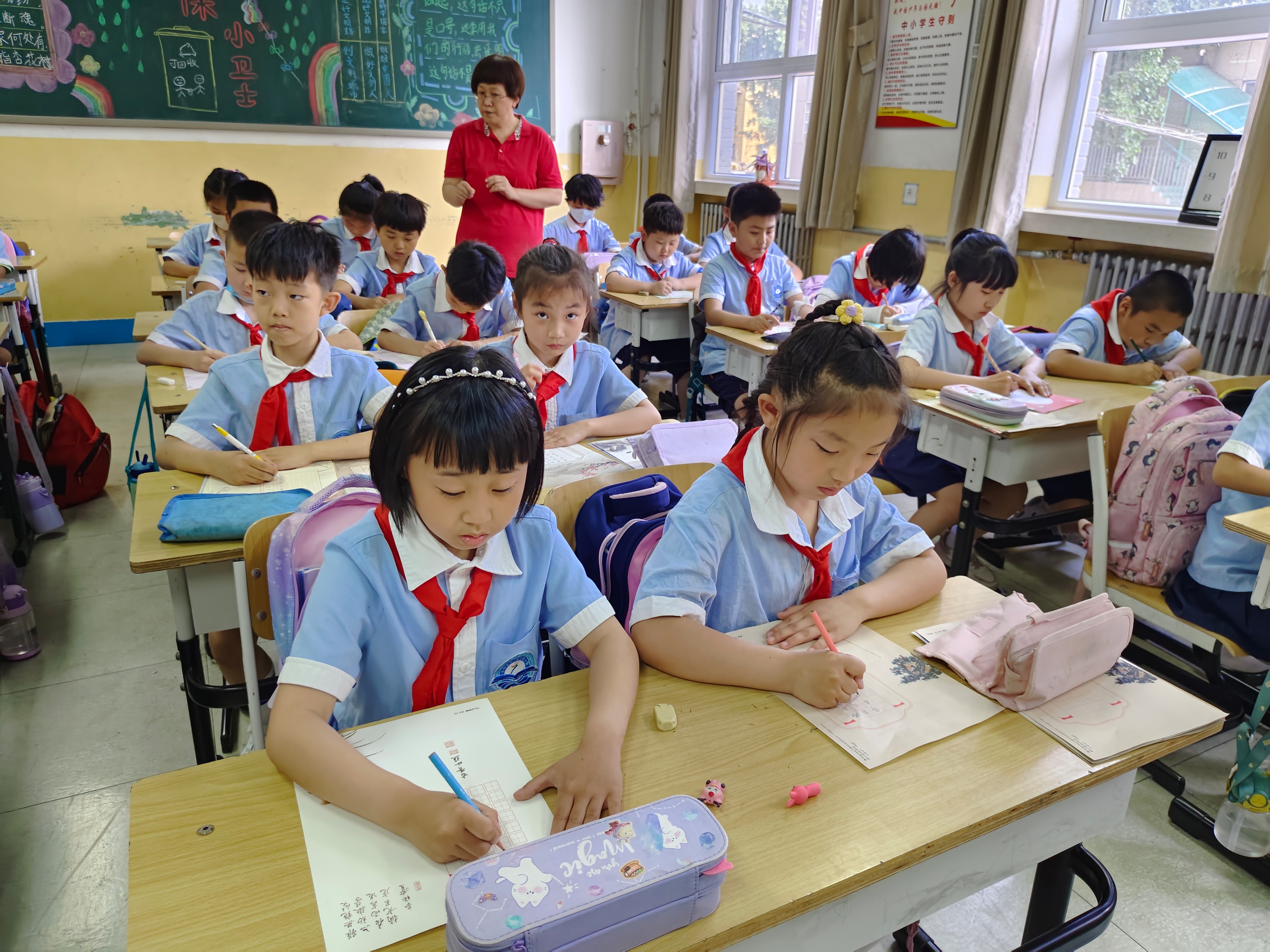 共见证促成长家长开放日活动,校际交流促成长携手同创