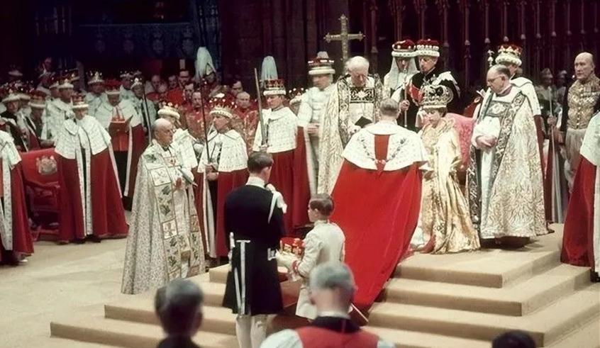 维多利亚的孩子姓氏的问题,维多利亚女王的儿子们跟谁姓