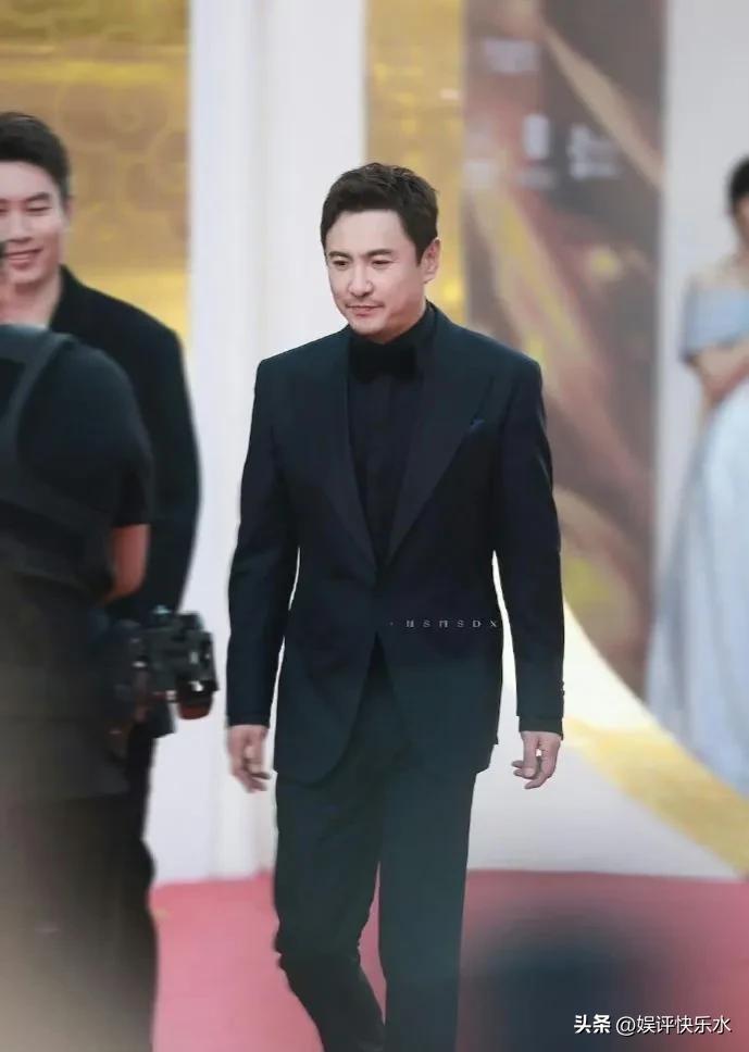 华表奖首位00后影后张子枫,华表奖首位00后“影后”