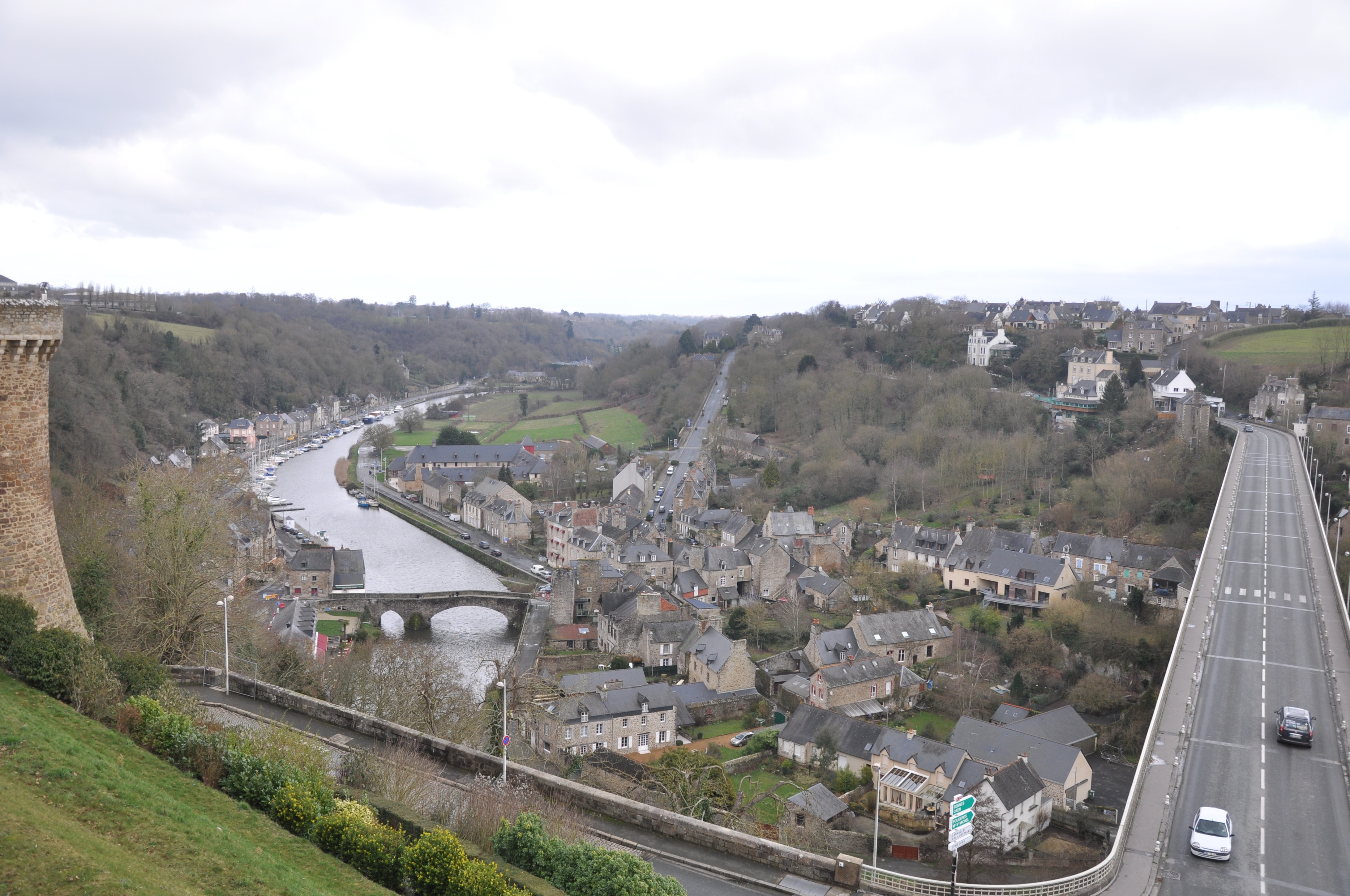 迪南：凝固中世纪法国，时光回到布列塔尼荣耀，半木结构建筑如画