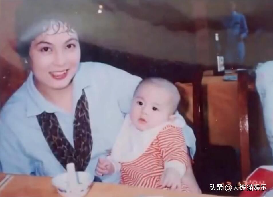 《庐山恋》42年：张瑜无儿无女，郭凯敏两任妻子所生儿子颜值都高