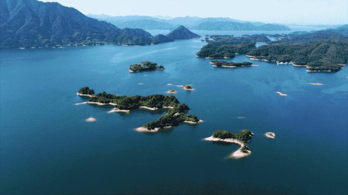 夫妻带5岁女儿和4岁儿子环游世界,夫妻带着孩子环游世界