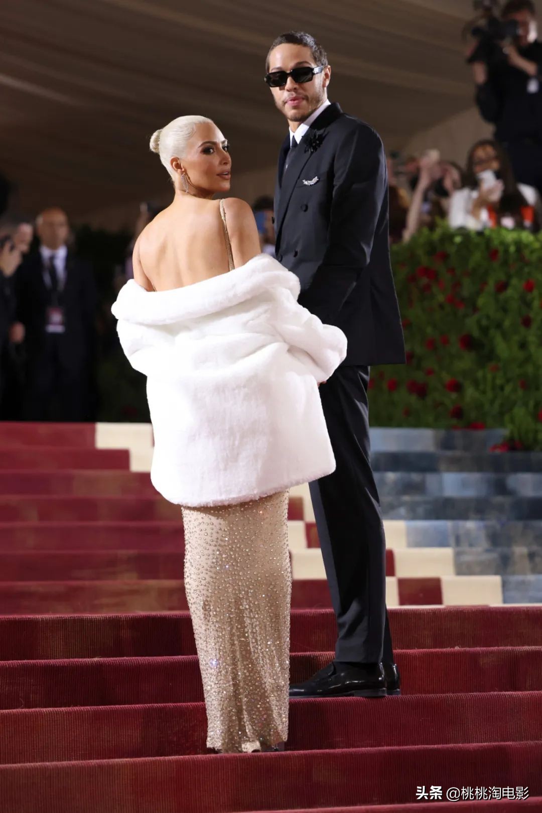 metgala群星红毯造型,2022metgala红毯完整版