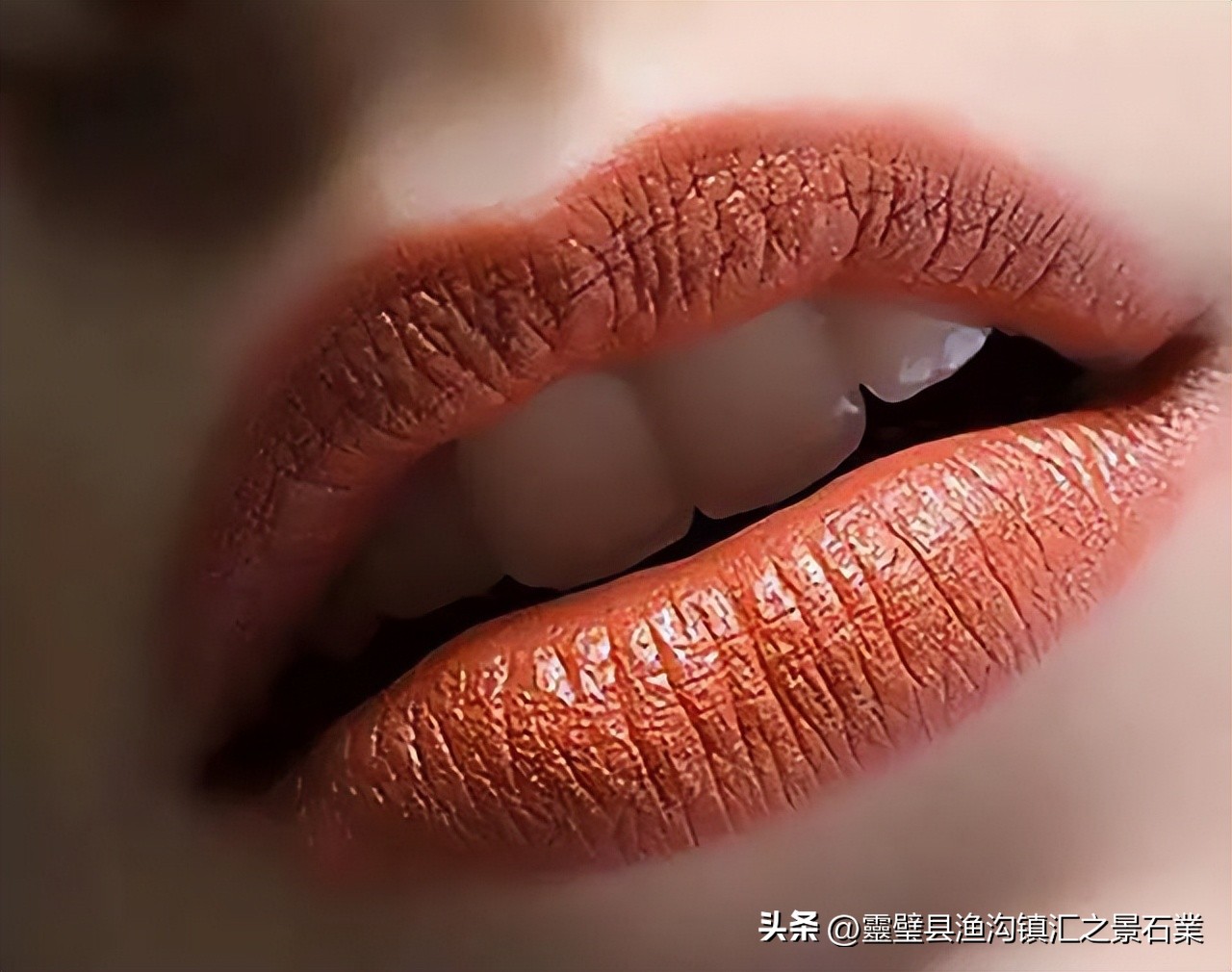 中年女性涂口红和不涂口红,中年女人不要浓妆艳抹