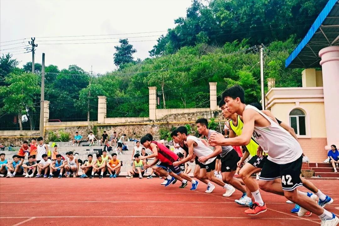 南宁市各地初中毕业生请注意！这所公办学校，三年后同样参加高考