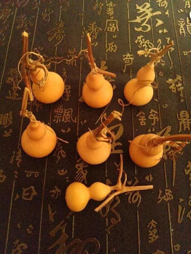 玩手捻葫芦,手捻葫芦多久包浆玉化