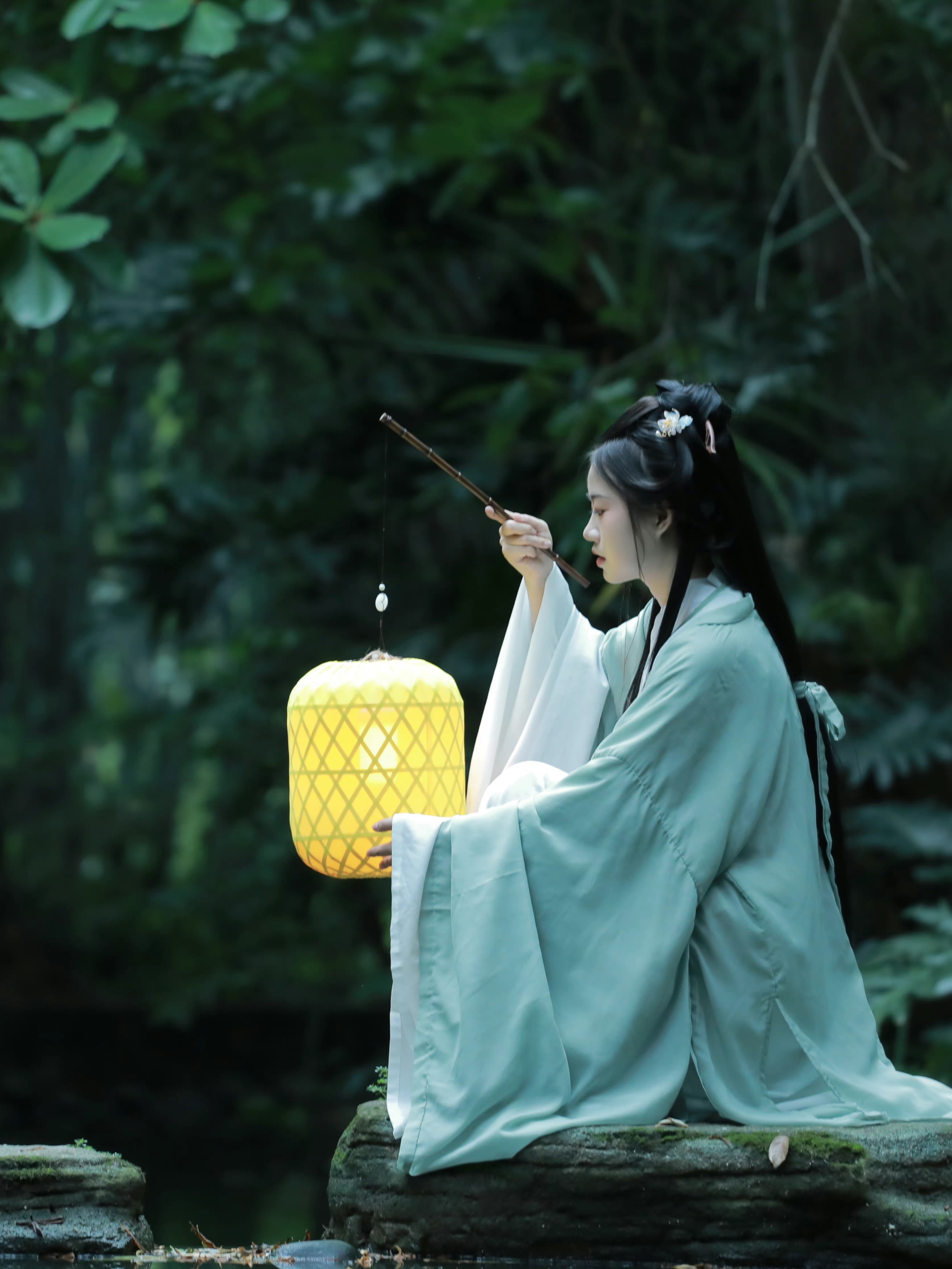 一眼望去相思意，眉间心上都是你