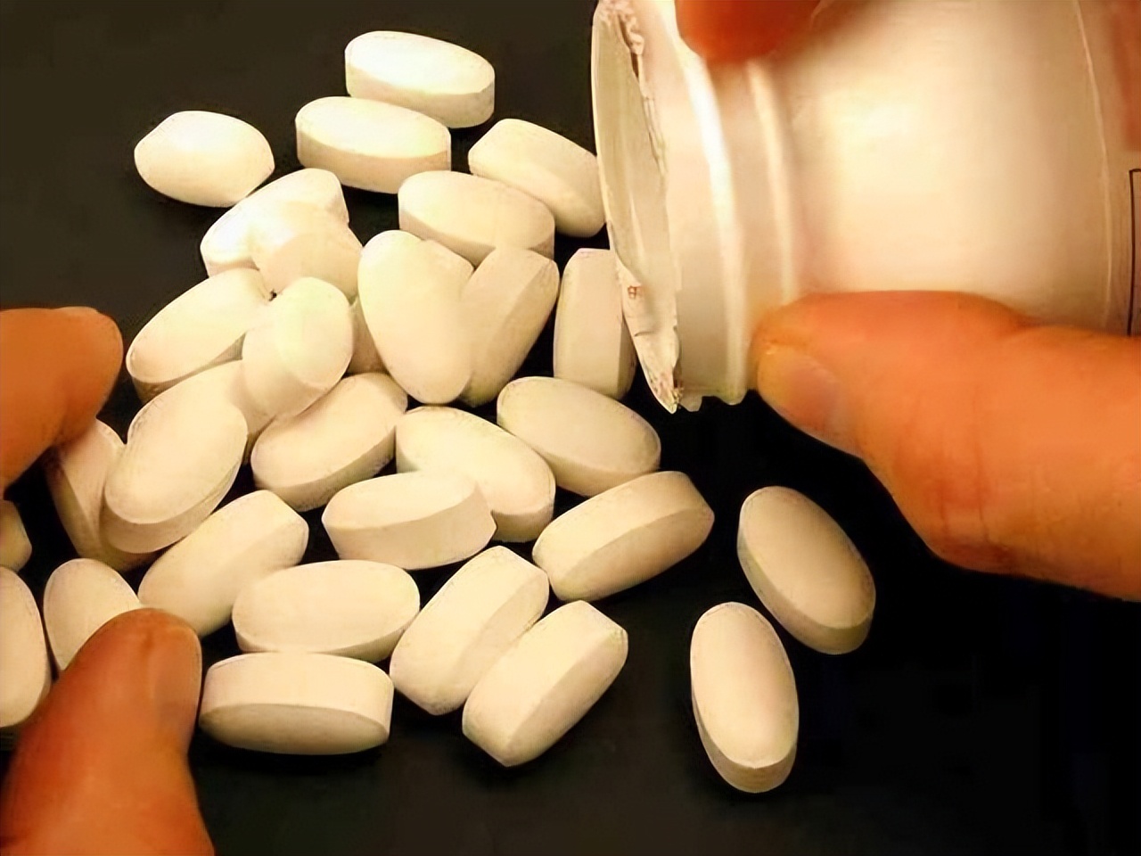 服用甲钴胺对睡眠有何帮助,适当吃甲钴胺