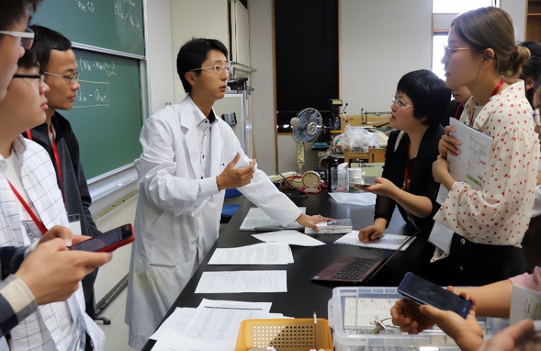 高考生学医与不学医,高考生报考中医好还是西医好