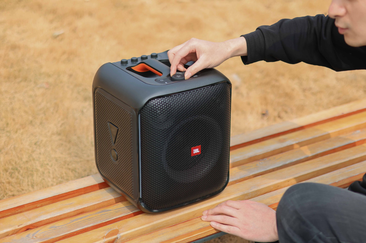 jbl欢唱版音箱评测,无线蓝牙双话筒音箱