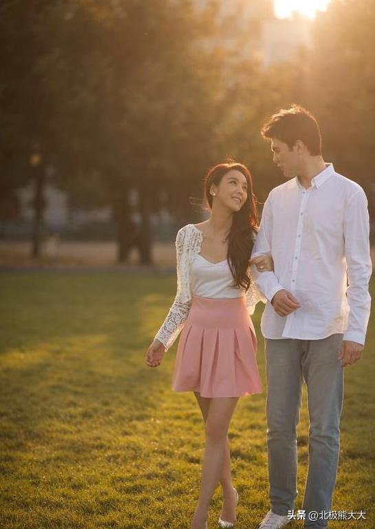 靠美貌迷倒10个男人，被港媒嘲讽30如狼，官恩娜的快乐不输萧亚轩