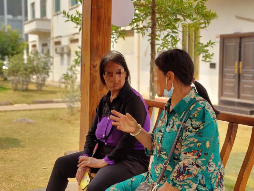 被骗缅北孩子家长盯着画面找人,陷入缅北电诈的孩子徘徊边境