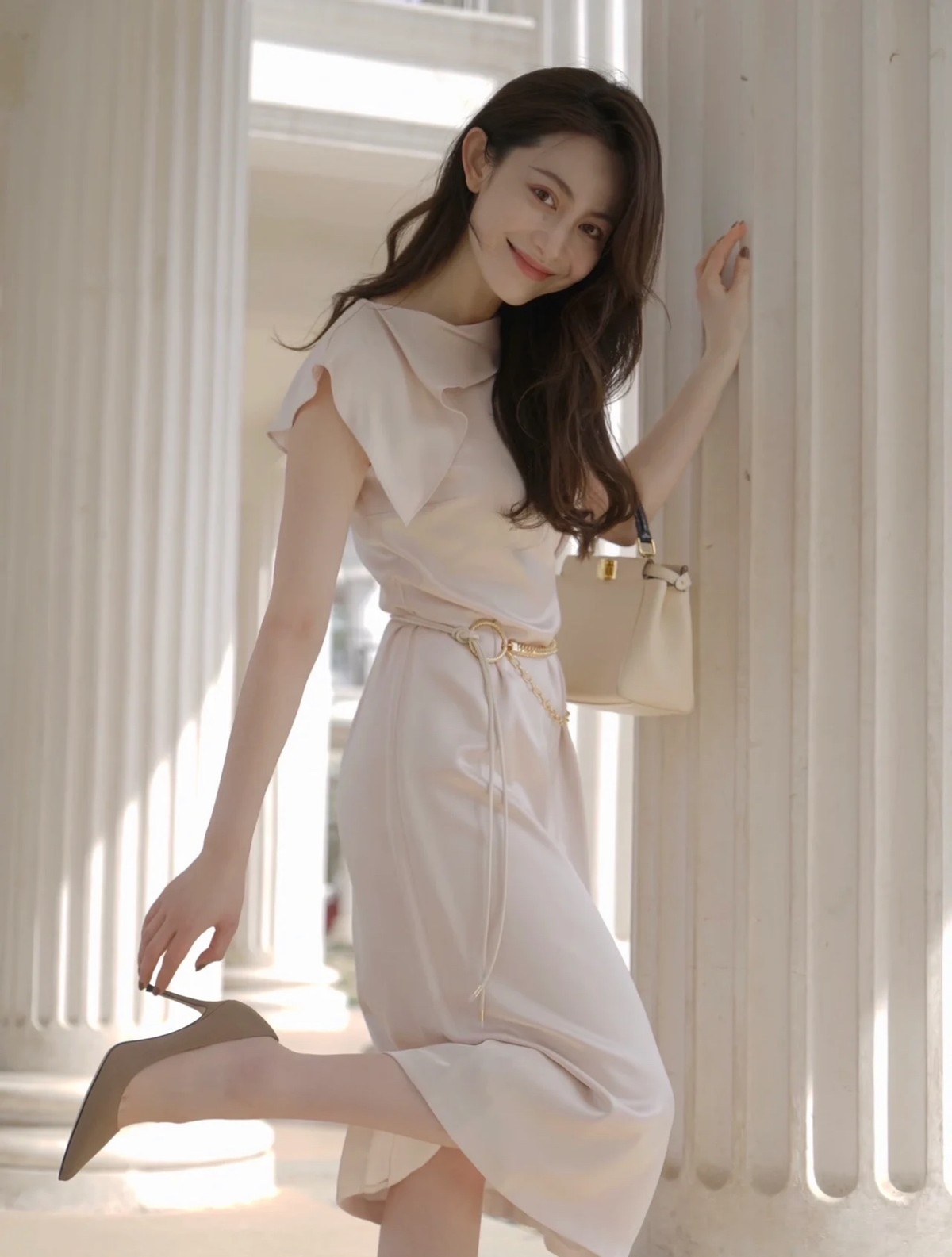 建议扔掉这几样破损变形的拖鞋,扔掉的棉拖鞋