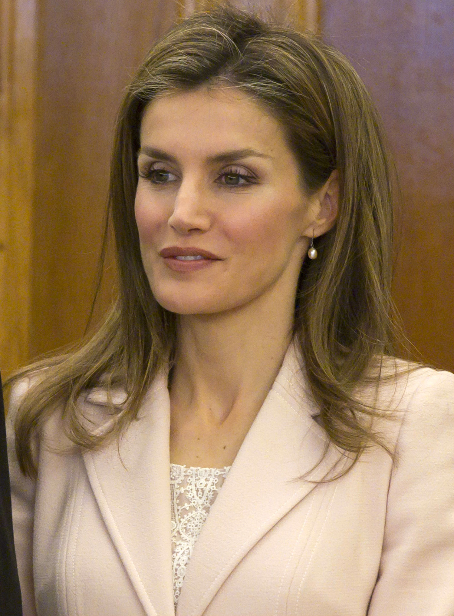 18年王室生活，12对珍珠耳环，莱蒂齐亚对珠宝的品味和衣品一样好