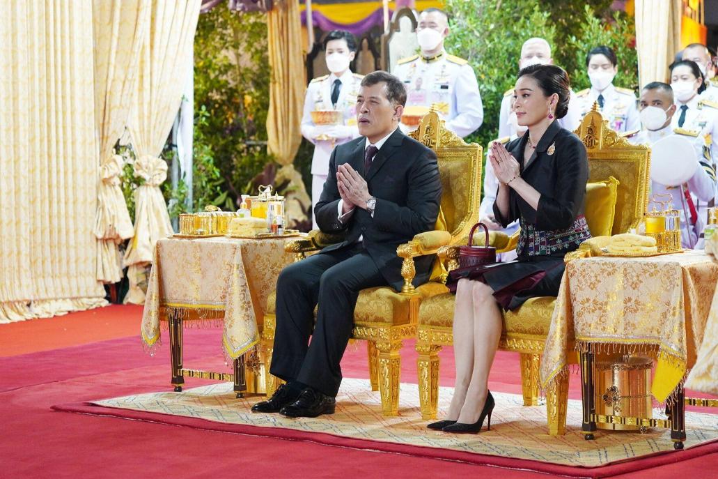 泰国王后穿运动装,泰国王后穿便装