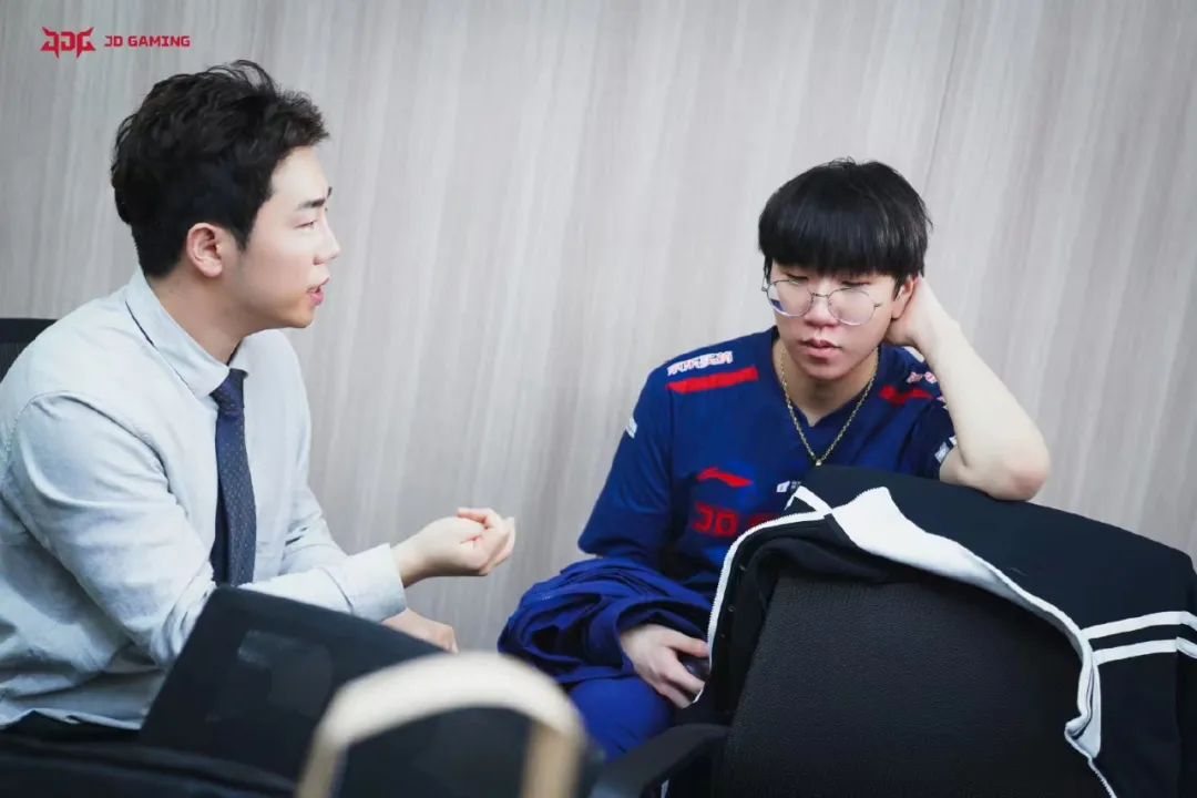 jdg鏁欑粌homme閲囪,jdg鏁欑粌homme浜夎鍙戣█