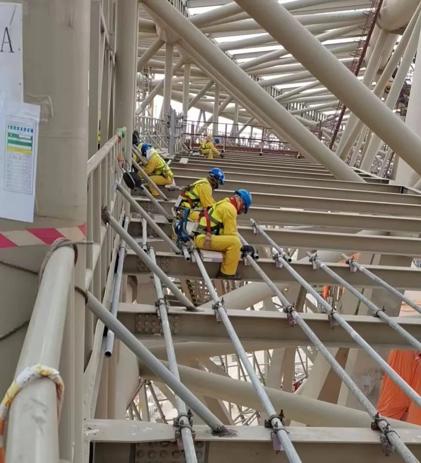 为世界杯球场搭筋骨,世界杯球场干仗