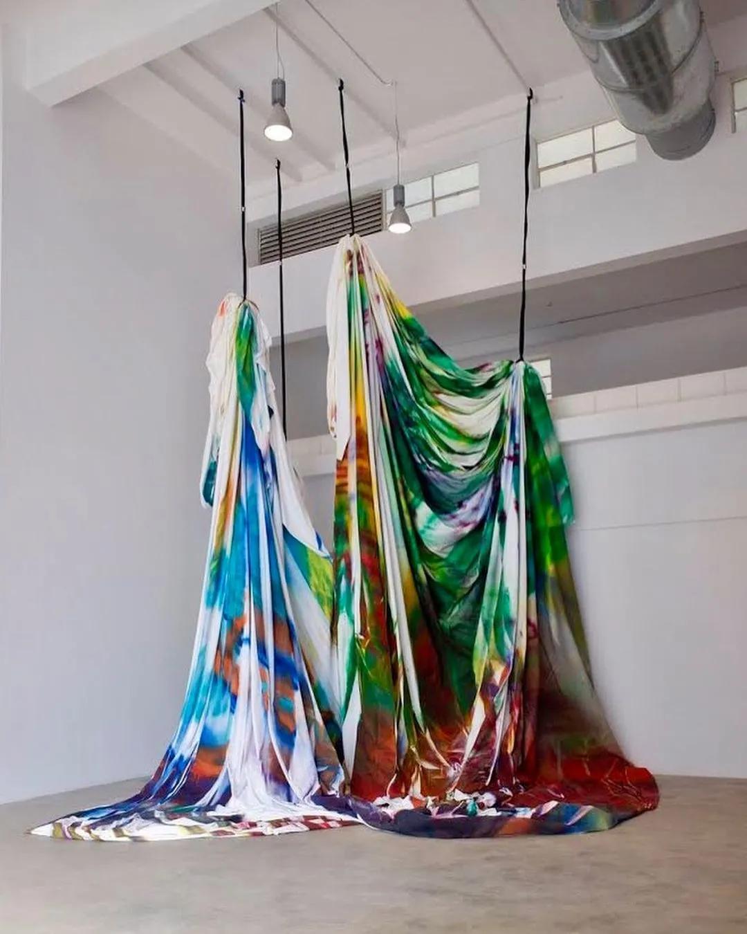 “垃圾创作”狂卖500万，网友忍不住群嘲：污染环境，这也叫艺术