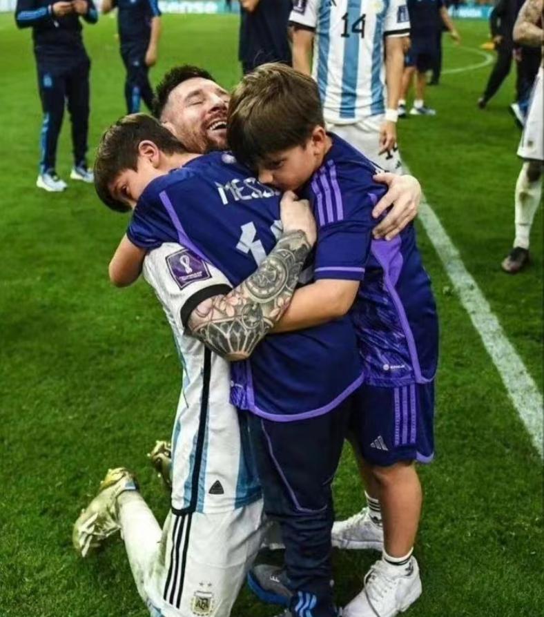 球王梅西天神下凡率一场未败夺冠,梅西安东内拉颜值巅峰