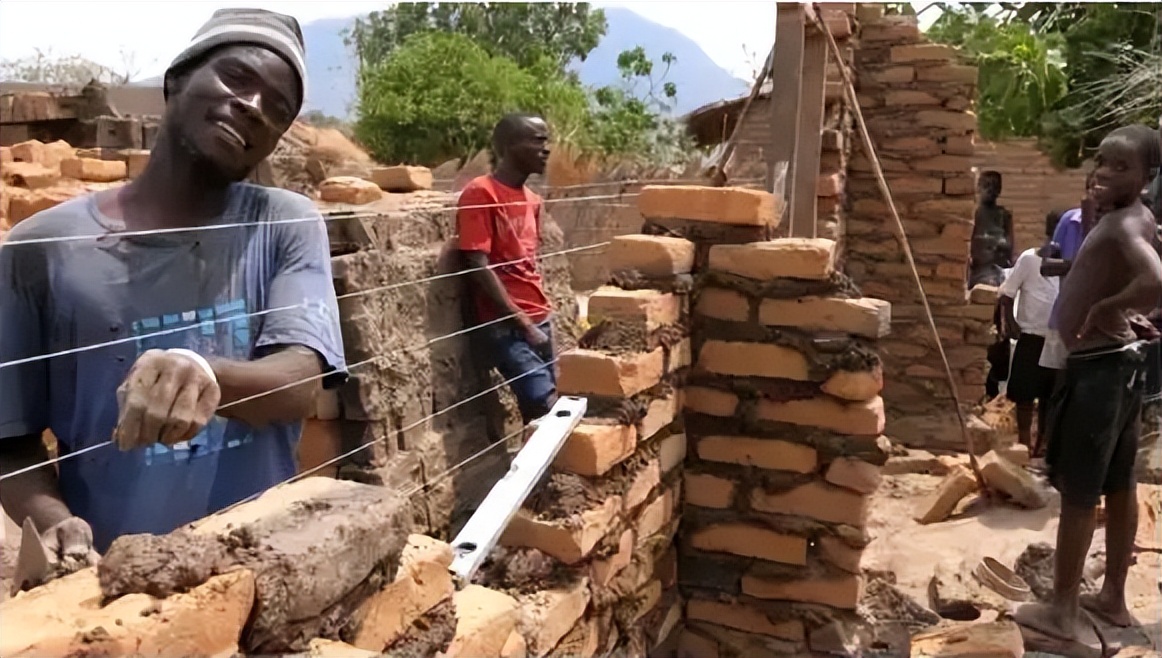 干1天歇3天的“三和大神”，每天混日结、抽散烟，他们为何如此？