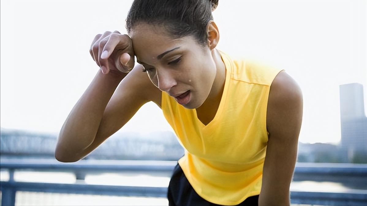 小孩手脚脱皮缺什么维生素,孩子手脚脱皮是缺什么维生素