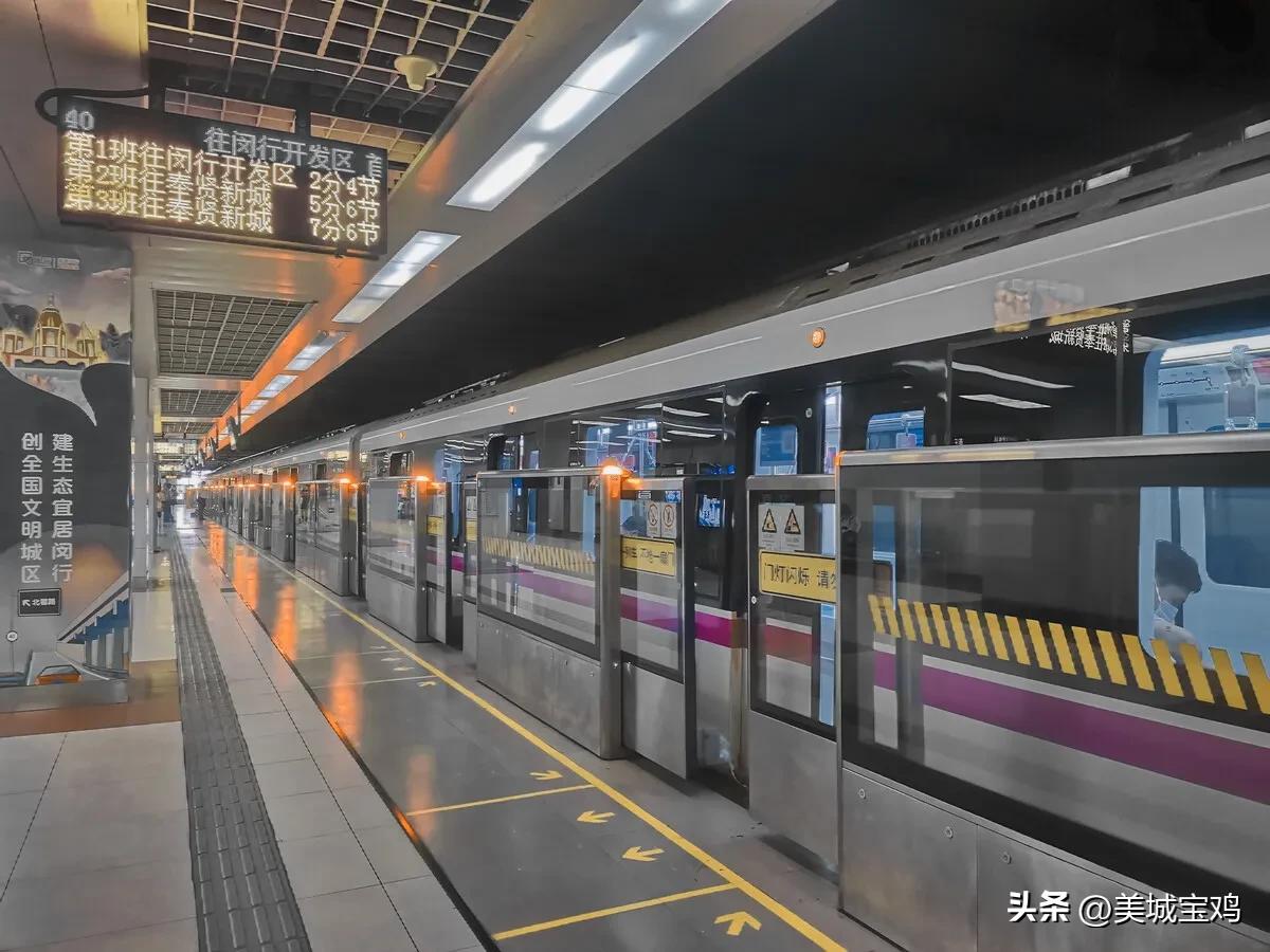 7月1日全国各市地铁客运量及客流强度，广州继续居首，西安进前六