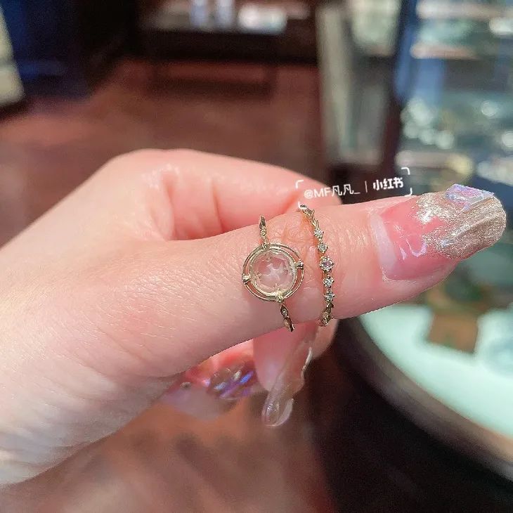 最有仪式感的钻戒,情人节仪式感小女孩