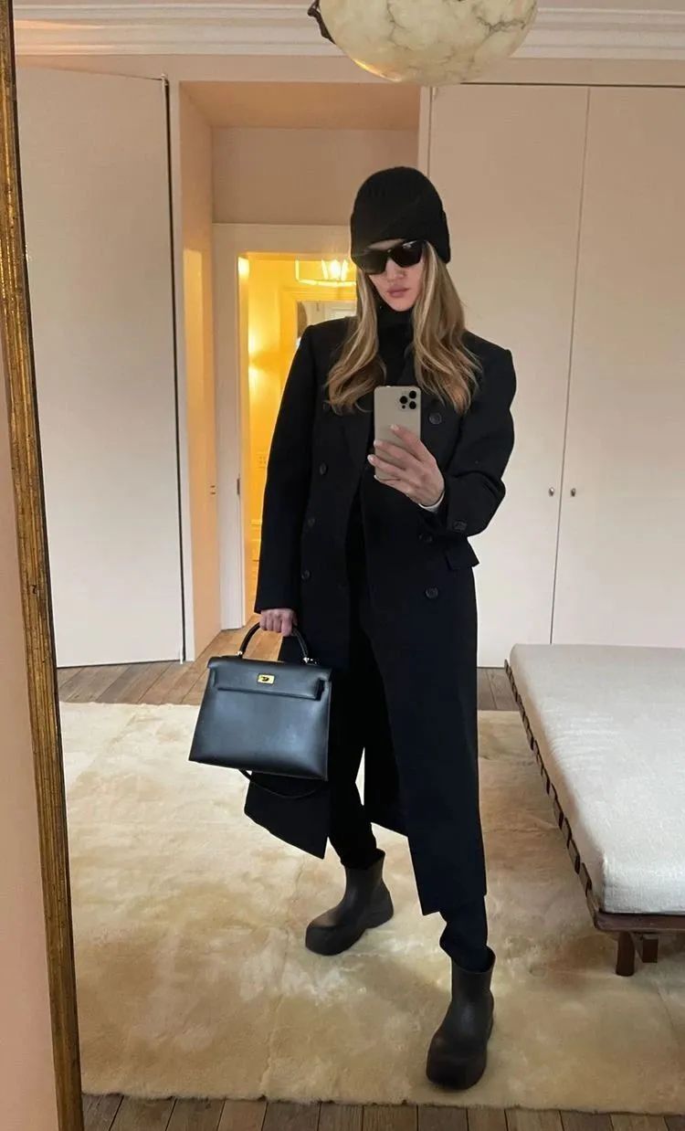 安吉丽娜朱莉大衣,安吉丽娜朱莉的冬季大衣街拍