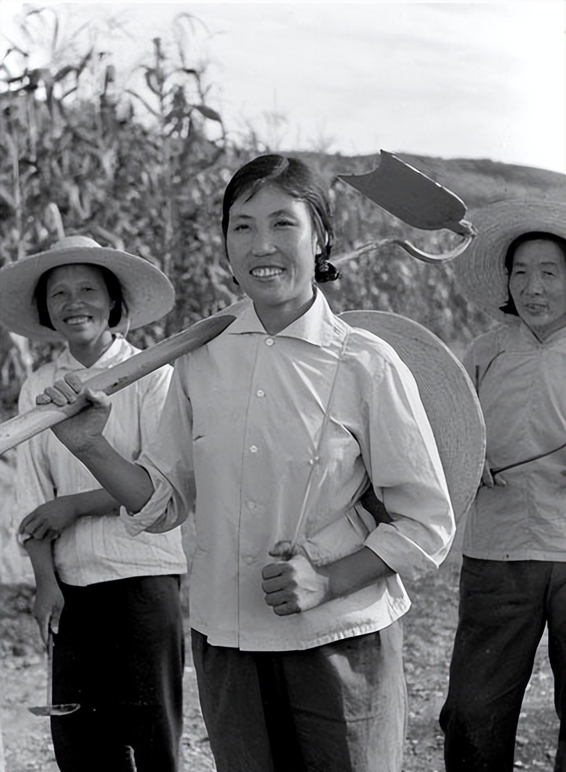 深扒历史铁姑娘郭凤莲的艰难转身,山西大寨郭凤莲图