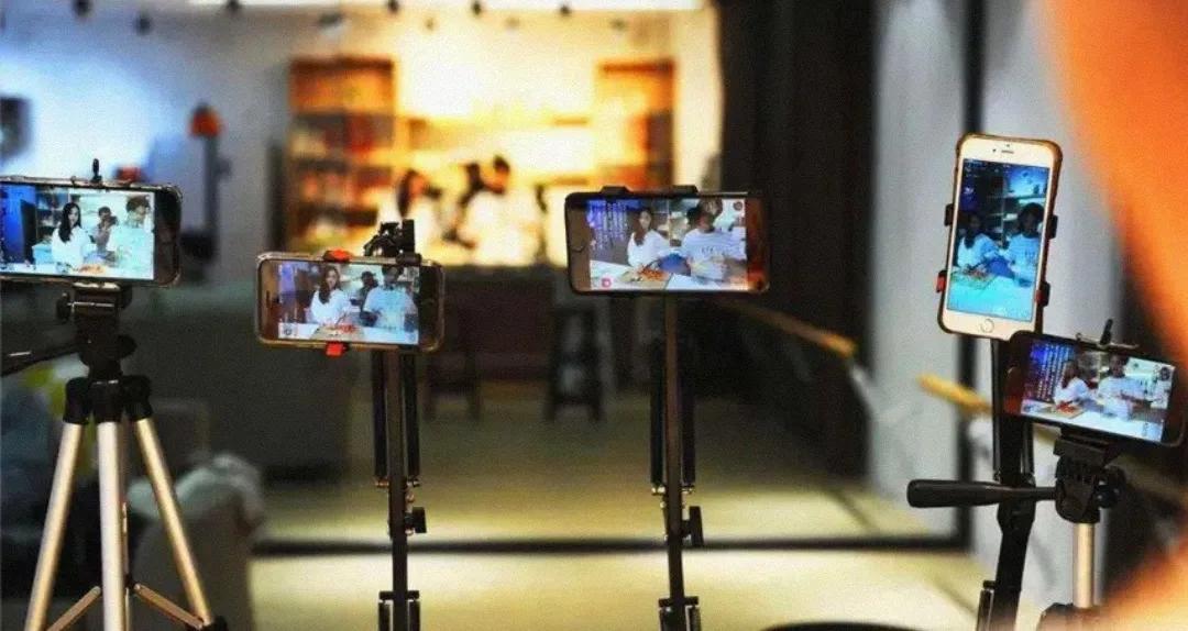 李佳琦哪个学校毕业的,李佳琦大学没毕业吗