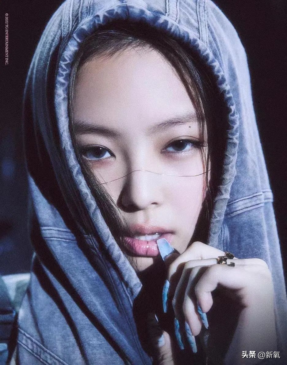 废土风穿搭：朴彩英、金泰妍、朴妍，谁才是真正的美人？