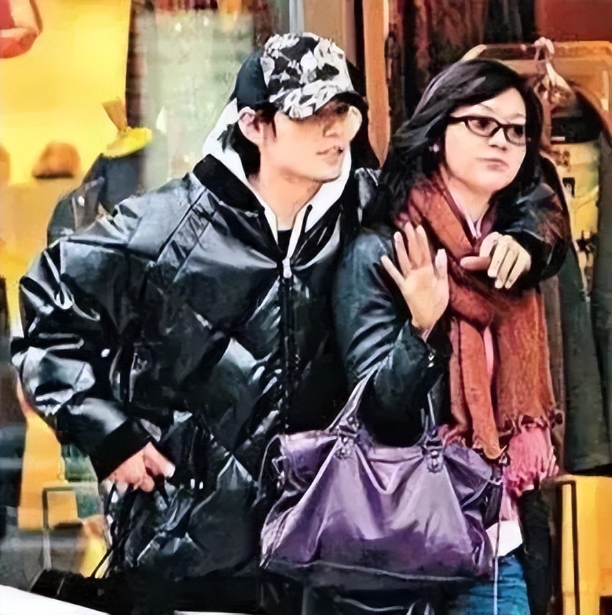 昆凌首谈21岁嫁给周杰伦,中专毕业的昆凌为何被周杰伦独宠