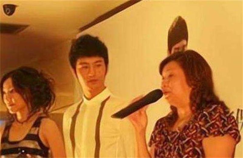 一女子诈骗30万视频,一女子被诈骗1000万