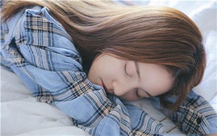 制造浪漫的惊喜给女友,如何在生活中制造浪漫惊喜